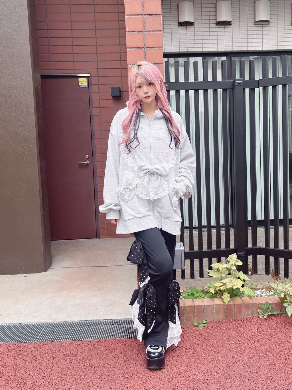 Ank Rouge ドットリボンのふりふりのカットパンツ